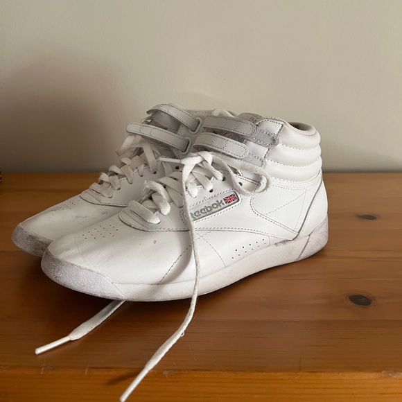 White Reeboks with Velcro straps - Picture 3 of 5